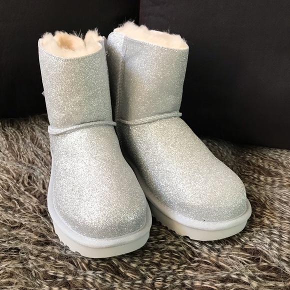 UGG Mini Bailey Bow Sparkle Boots - Picture 3 of 6